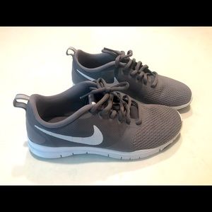 Nike tennis shoes
